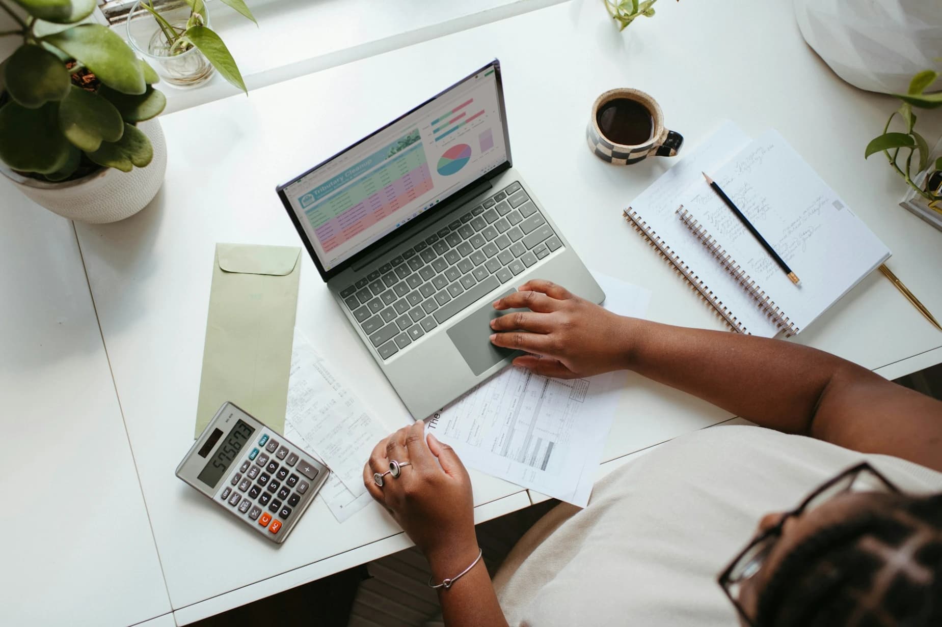 Il costo dell'inefficienza: come calcolare il ROI di un ERP per la tua PMI